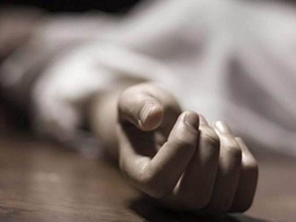 Surat builder attempts suicide by consuming pills