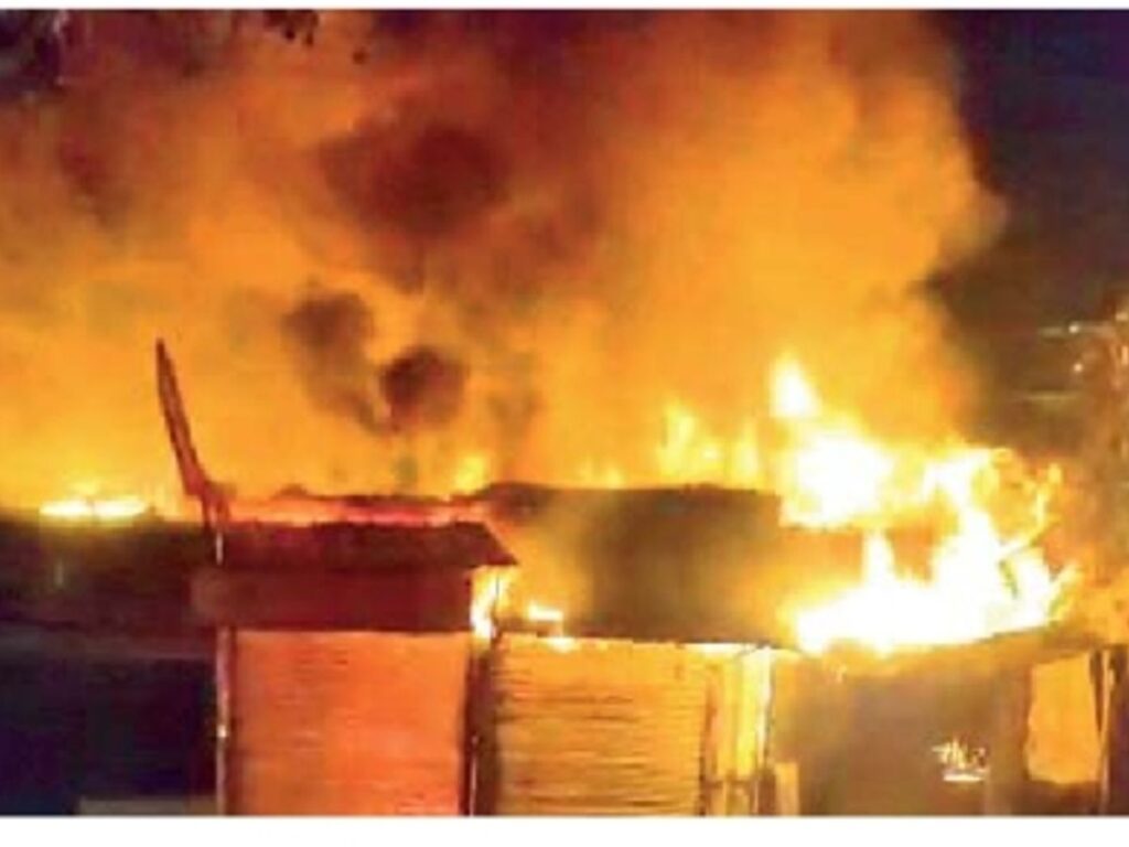 Fire broke out in the parking lot of Palghar