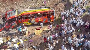 Parbhani Bus Accident:महाराष्ट्र के परभणी में बड़ा हादसा, पुल से गिरी बस, 30 यात्री घायल Major accident in Parbhani
