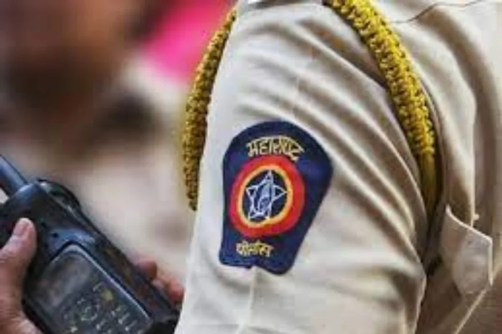 मुंबई में शर्मनाक घटना, इलायची चुराने के आरोप में शख्स को नंगा कर पीटा man stripped naked and beaten for stealing cardamom