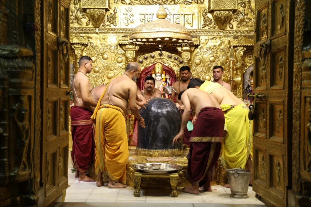 Flood of devotion on Mahashivratri