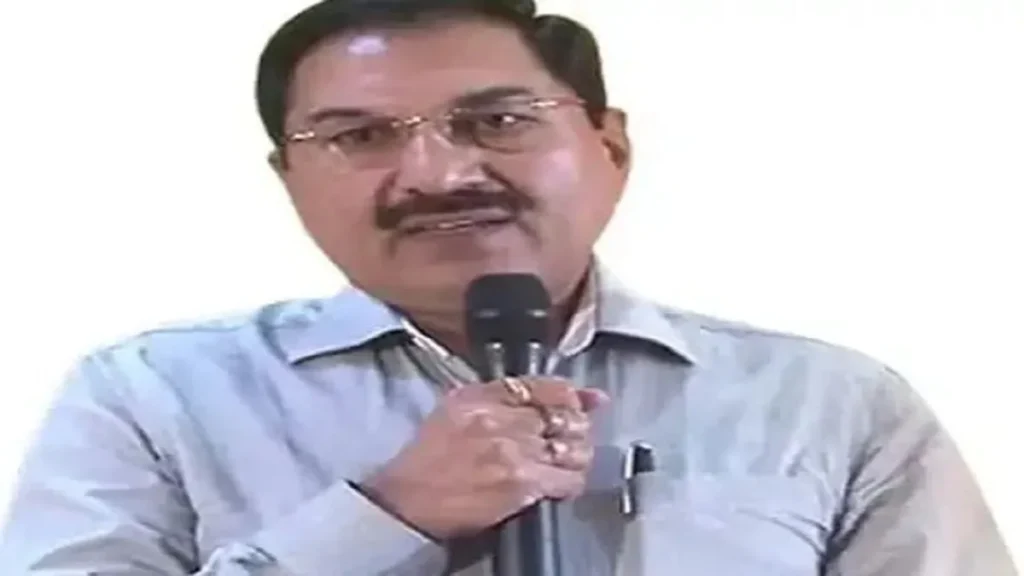 गुजरात के पूर्व आईएएस अधिकारी पर आय से 198 फीसदी अधिक संपत्ति जुटाने का आरोप Former Gujarat IAS officer accused of amassing assets