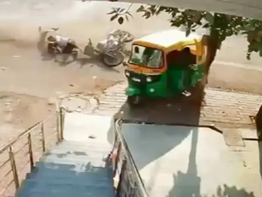 नशे में धुत कार ड्राइवर ने पांच लोगों को कुचला, एक बुजुर्ग महिला की मौके पर मौत Drunk car driver crushed five people