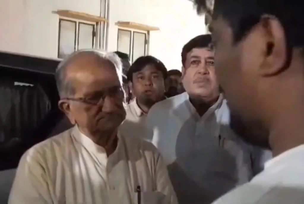 Now controversy over candidate for Amreli seat increased