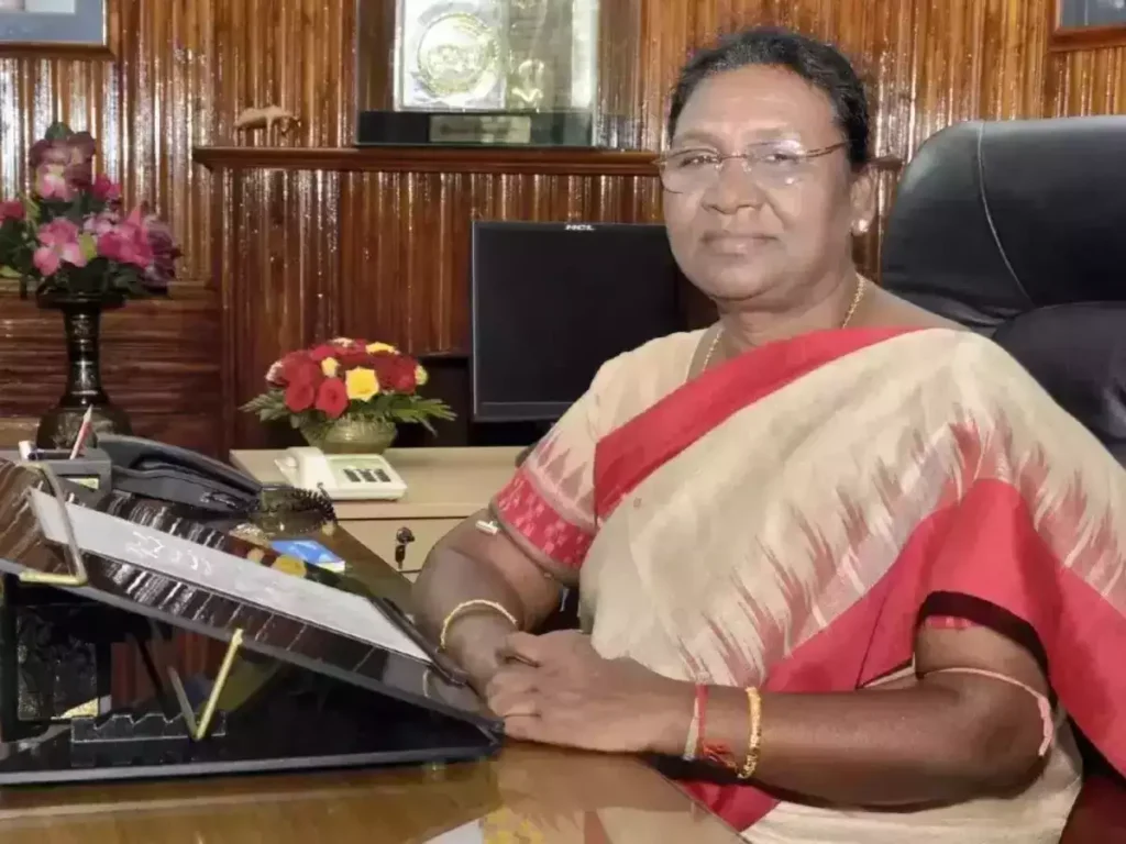 Police smothered the former district head to the President