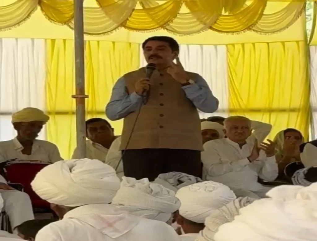 गुजरात विधानसभा अध्यक्ष शंकर चौधरी के विरुद्ध कांग्रेस ने की आदर्श आचार संहिता भंग की शिकायत Congress files complaint against Gujarat Assembly