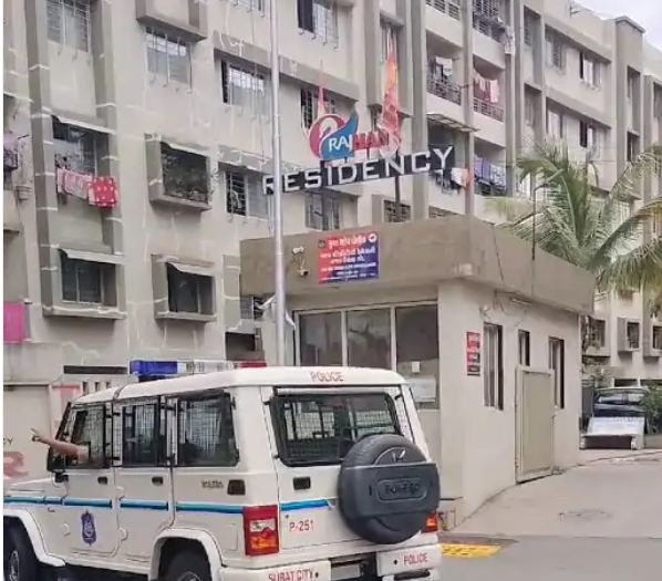 रात में खाना खाकर सोए पति-पत्नी और दो सालियां सुबह नहीं जागे; दम घुटने की आशंका 4 dead bodies found in a house in Surat