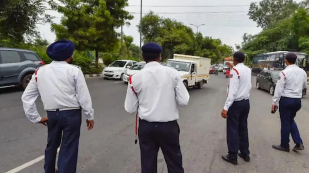 Mumbai Traffic Police collected Rs 17 crore as fine from drivers violating traffic rules