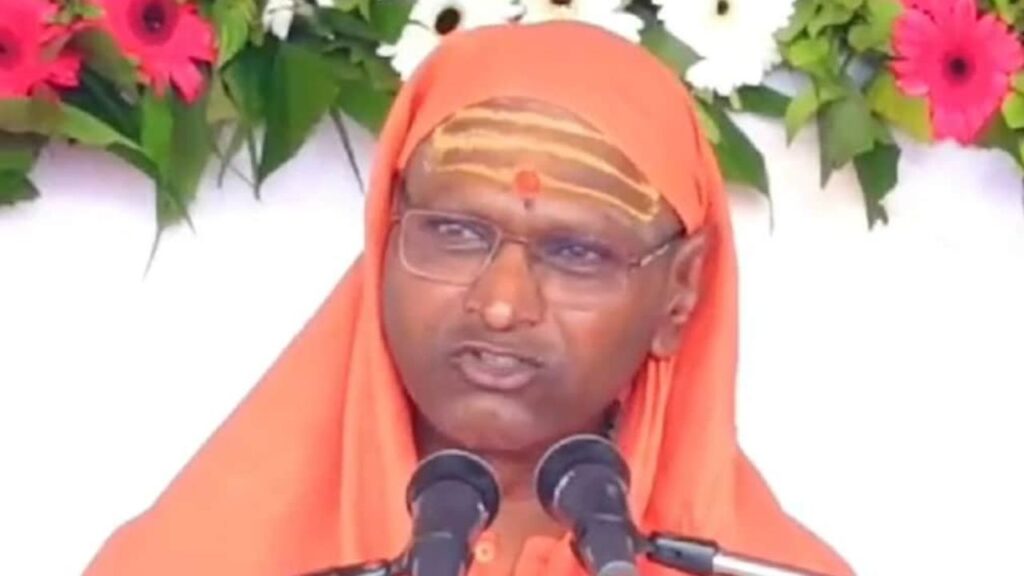 कौन हैं रामगिरी महाराज, जिन्होंने पैगंबर मोहम्मद को लेकर दिया विवादित बयान? तीन राज्यों में FIR Who is Ramgiri Maharaj, who gave the controversial statement about Prophet Mohammad?