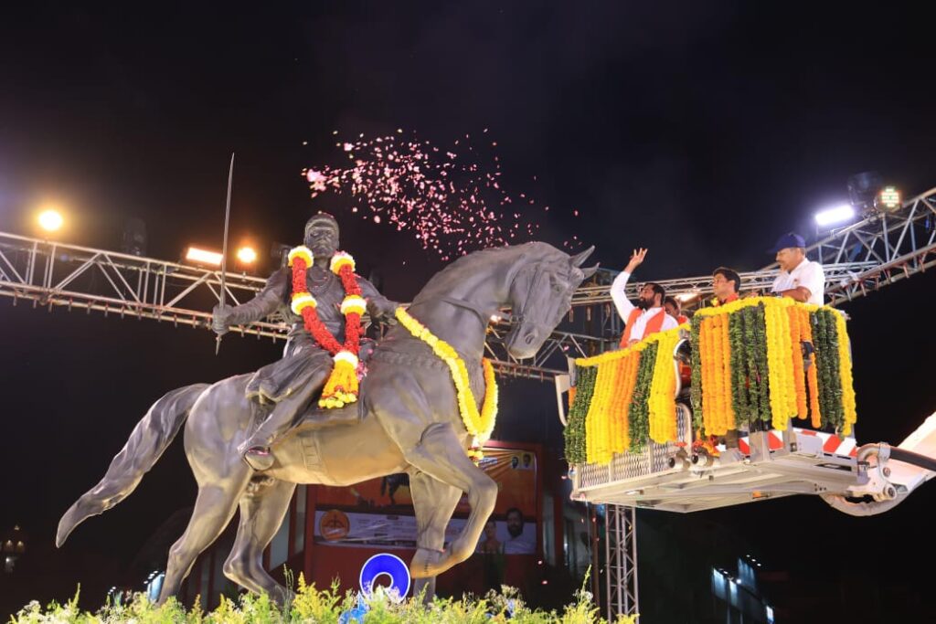 डोंबिवलीत छत्रपती शिवाजी महारांजांच्या अश्वारूढ पुतळ्याचे अनावरण